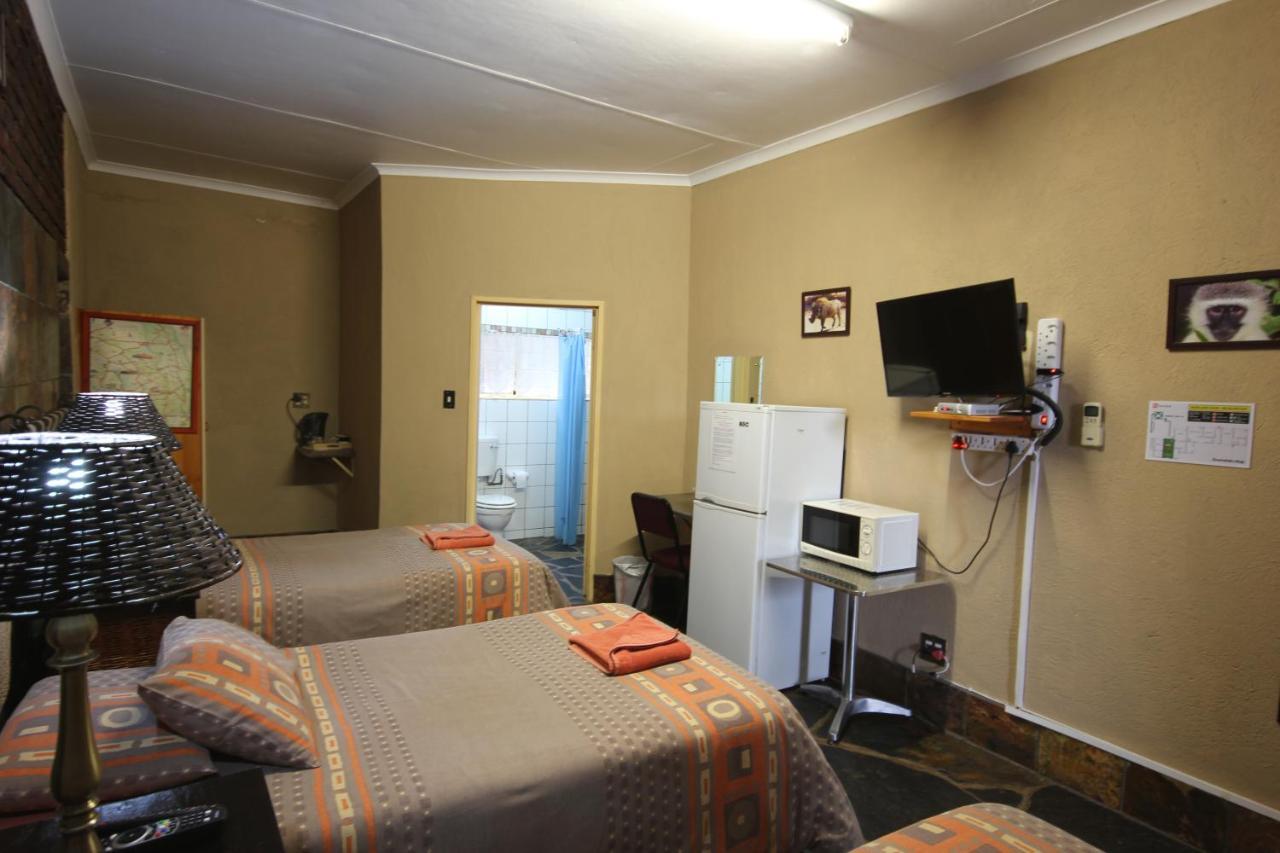 Ingwe Guesthouse Mbombela Exterior foto