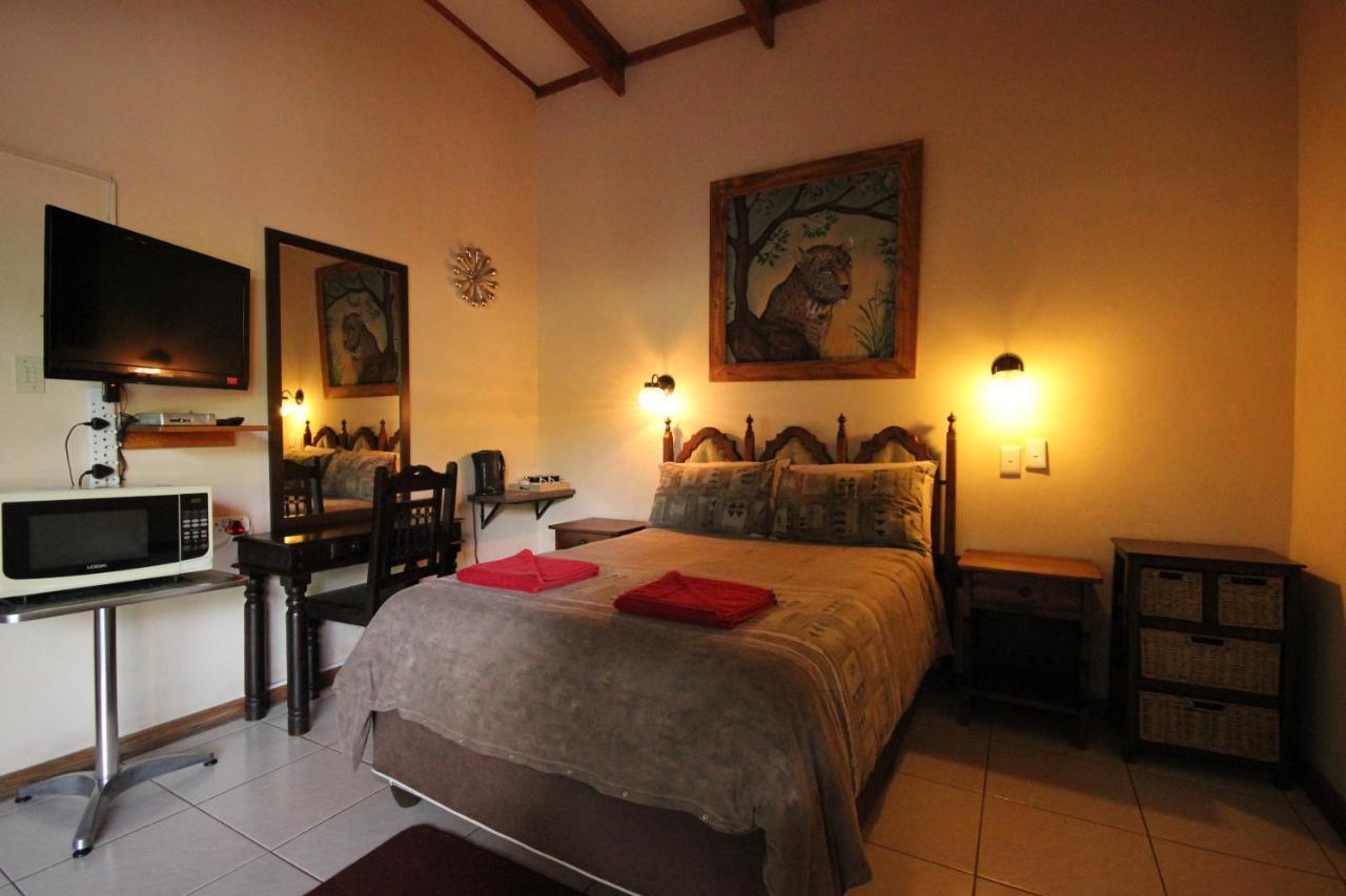 Ingwe Guesthouse Mbombela Exterior foto